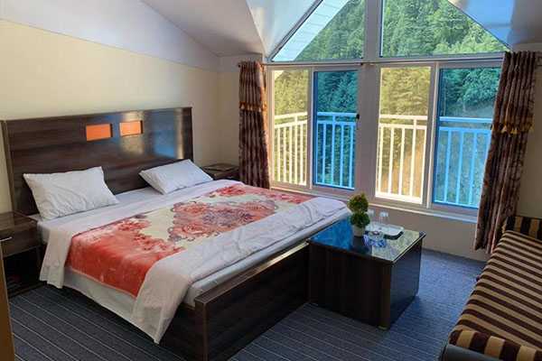 Deluxe Double Room Cedar Vista Hotel