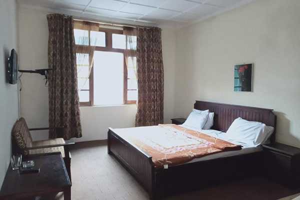 Deluxe Triple Room Troutland Hotel