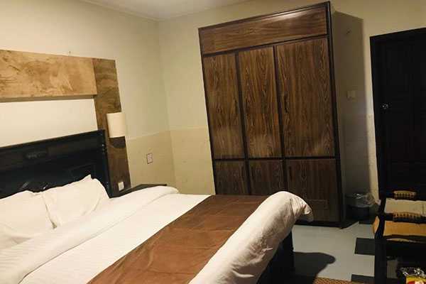 Executive Suite Hotel One Mall Road