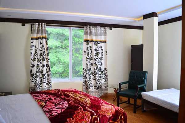 Suite with Balcony Bhurban Inn