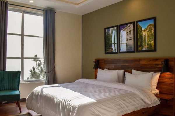 Superior Double Room The Point by Roomy